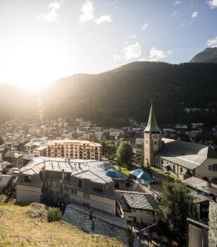 Blick-ueber-Dorf-Sommer_grid_308x350